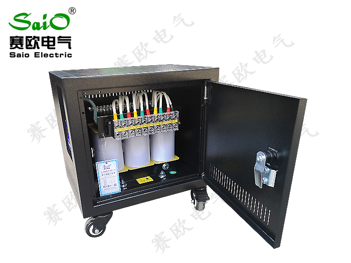 機器（qì）人配（pèi）套變（biàn）壓器內部圖片